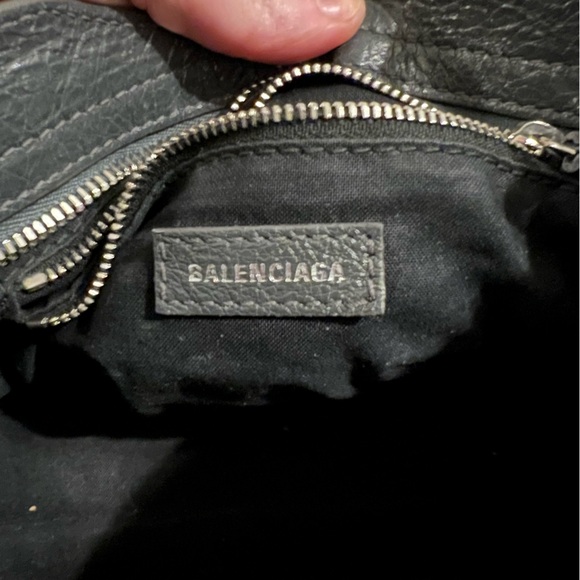 Balenciaga town leather cross body bag - Picture 5 of 7